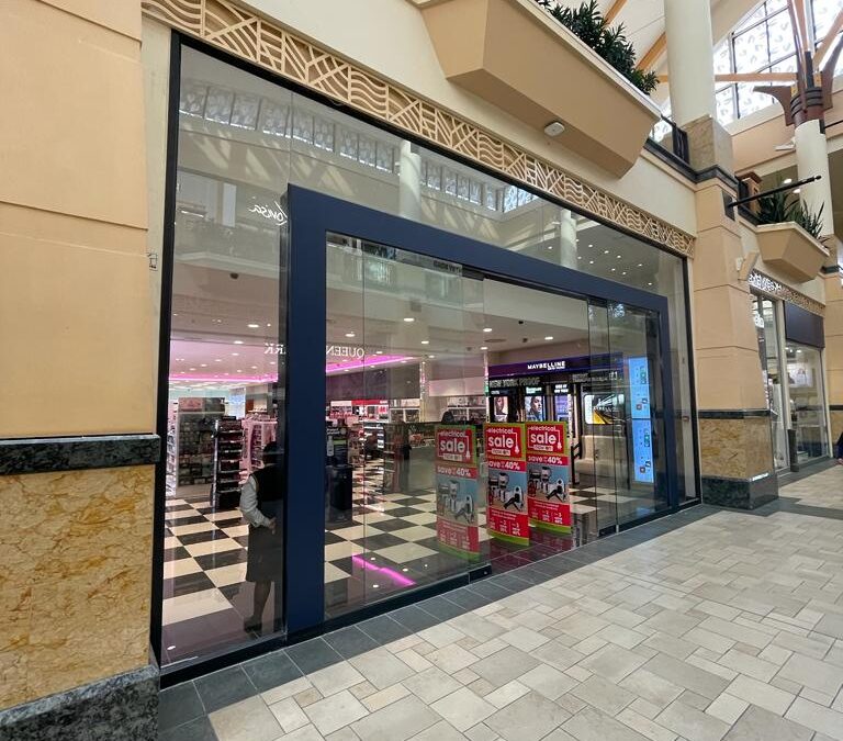 Building Better Offices in Ballito: Why Developers Choose Aluminium Partitions and Shopfronts