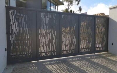 Salt Air Showdown: Aluminium vs. Wooden Gates and Balustrades
